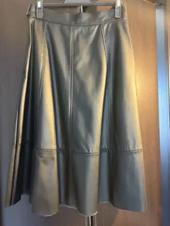 H&M 黒 レザー フレアスカート ひざ丈