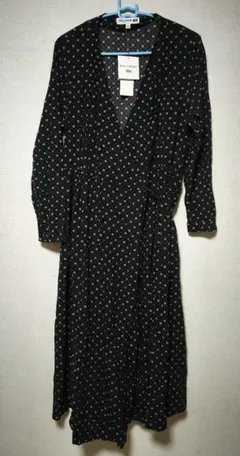 新品未使用 ユニクロ レーヨンプリントカシュクールワンピースLサイズ