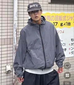 ま*る様 NUGU newretro ナイロンパーカー