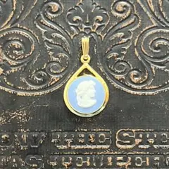 WEDGWOOD カメオ　ネックレストップ　ブルー