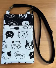 ハンドメイド　スマホショルダーバッグ　猫柄