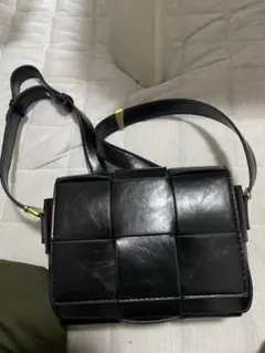 ブラックレザーショルダーバッグ