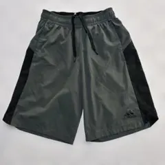 adidas ダークグレー ×黒　ショートパンツメンズSサイズ　スポーツ