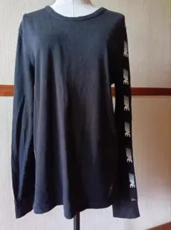 American Eagle AE 袖ロゴプリント 長袖TシャツロンT ブラックのサムネイル