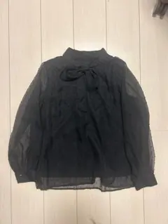 黒リボン付きシースルーブラウス