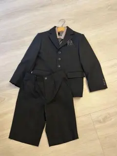 黒のフォーマルスーツセット（ショートパンツ付き）　120 入学式　卒業式