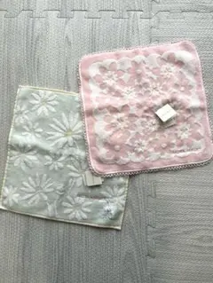 LAURA ASHLEY 花柄タオルハンカチ 2枚セットピンク　グリーン
