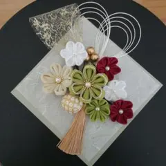 【つまみ細工】髪飾り 卒業式 前撮り成人式 黄緑 濃い木苺色 ベージュ 白