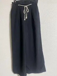 GU黒 ワイドパンツ ドローストリング付き