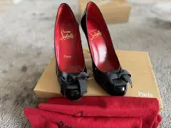 ルブタン　エナメルパンプス