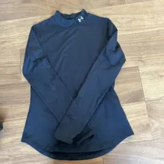 アンダーアーマー　厚手　アンダーシャツ ブラック SM/SM レディース