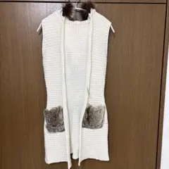 ホワイトニットベスト ファー付きポケット