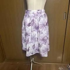 フレアスカート 紫色と白のチェック柄 花柄