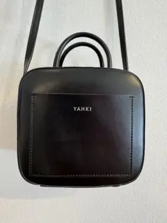 YAHKI ブラック ショルダーバッグ