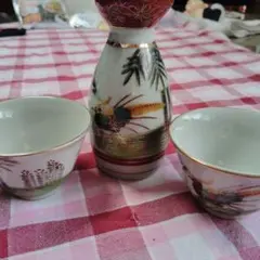 陶器製酒器セット（多色・金のアクセント）九谷焼の酒器セットです。