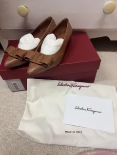 Ferragamo VIVA フラットシューズ