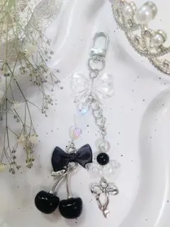 ビーズキーホルダー　y2k ブラック　ビーズストラップ　コレクトブック