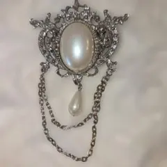 ヴィンテージ✨装飾的なシルバー色ブローチ