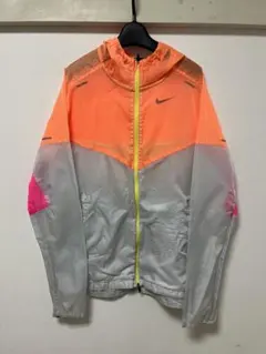 【NIKE】 フード付きウインドブレーカー　S