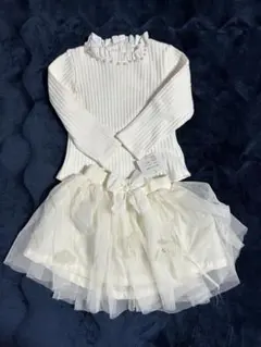 【お値下げ‼︎】フリル付き トップスとスカート セットアップ【90〜100】