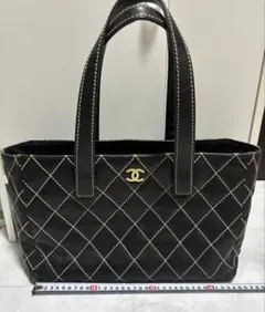 CHANEL ブラック キルティング ハンドバッグ