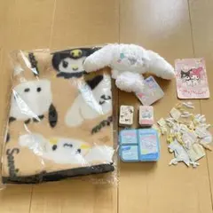 サンリオキャラクター ぬいぐるみとブランケットとシール、下敷き2枚セット