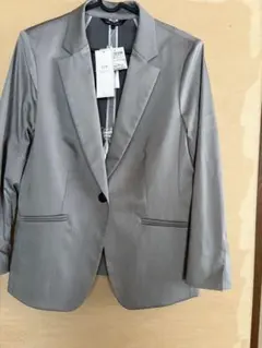 23区、グレー テーラードジャケット、パンツスーツ