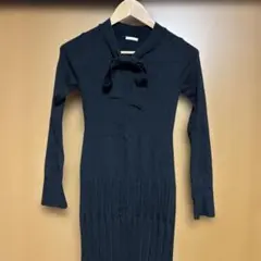 Sサイズ ⭕️GU ニットワンピース ボウタイ　黒　ブラック　リボン