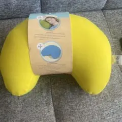 ヨギボー　ネックピロー　moon pillowのサムネイル
