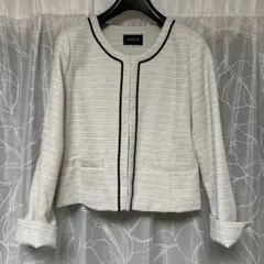 ホワイト ノーカラージャケット 黒パイピング　13号