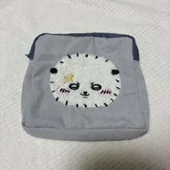ちいかわ　ラッコ　ポーチ