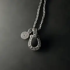 シンパシーオブソウル ホースシュー M ペンダント LUX グローリーチャーム付