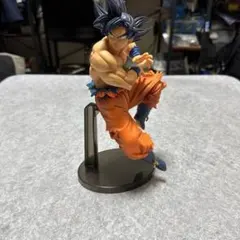 孫悟空 フィギュア 戦闘ポーズ