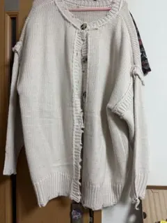 アイボリー ニットカーディガン ボタン付き