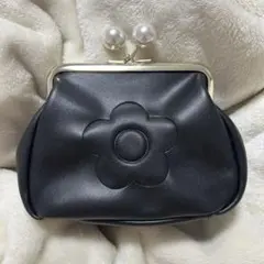 ★最終値下げ★MARY QUANT がま口ポーチ　ブラックのサムネイル