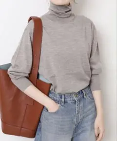 【美品】スピックアンドスパン 18Gタートルネック プルオーバー　ニット