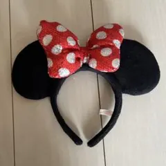 ミニーマウス カチューシャ 赤いリボン
