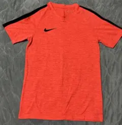 半袖sサイズ　NIKE オレンジ