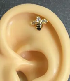 16G 蜜蜂 ミツバチ ボディピアス ストレートバーベル 軟骨 耳たぶ