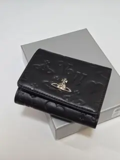 新品未使用 Vivienne Westwood 三つ折り財布 ブラック 金マーク 新品未使用 Vivienne Westwood 三つ折り財布 ブラック 金マーク - メルカリ