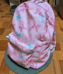 リボンと水玉模様のピンクリュック