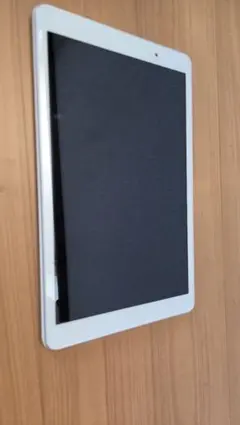 au Qua tab 01 本体 ホワイトのサムネイル