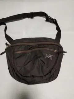 ARC'TERYX ショルダーバッグ ブラックのサムネイル