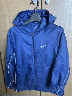 NIKEフード付きジャンバーXS（130㎝〜140㎝）