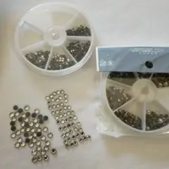 クリスタルネイルパーツ 約700粒2個セット