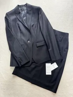 【未使用品】インディヴィ　スカートスーツ　ネイビーストライプ