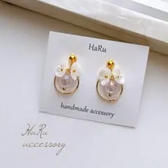 【 Y17 】お花×ビーズ ゴールドフレーム ピアスorイヤリング