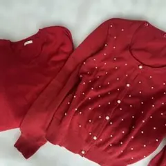 赤いカーディガンとVネックセーターセット