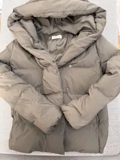 PLST フード付きグレー ダウンジャケット