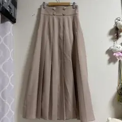 プリーツロングスカート